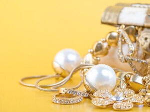 David Stern Jewelers Jewelry and Gold Buyers of Boca Raton - Get Cash For Your Gold Fast With David Stern Jewelers - We Offer The Highest Prices on Gold in the Area